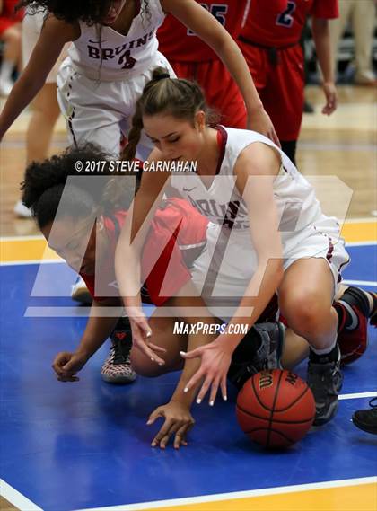 Thumbnail 3 in East vs Mountain View (UHSAA 1st Round) photogallery.