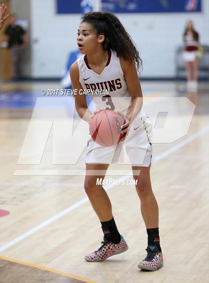 Thumbnail 1 in East vs Mountain View (UHSAA 1st Round) photogallery.