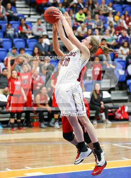 Thumbnail 1 in East vs Mountain View (UHSAA 1st Round) photogallery.