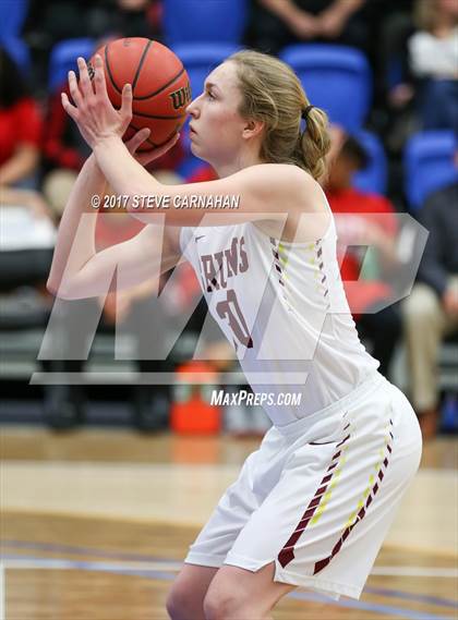 Thumbnail 1 in East vs Mountain View (UHSAA 1st Round) photogallery.