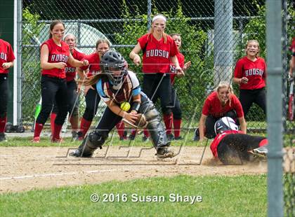 Thumbnail 1 in Holy Name Central Catholic @ Hudson (MIAA Division 1 Central Quarterfinal) photogallery.