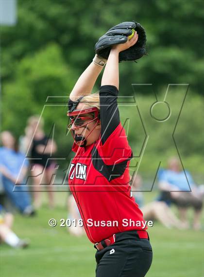 Thumbnail 3 in Holy Name Central Catholic @ Hudson (MIAA Division 1 Central Quarterfinal) photogallery.