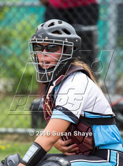 Thumbnail 2 in Holy Name Central Catholic @ Hudson (MIAA Division 1 Central Quarterfinal) photogallery.