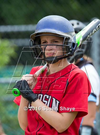 Thumbnail 3 in Holy Name Central Catholic @ Hudson (MIAA Division 1 Central Quarterfinal) photogallery.