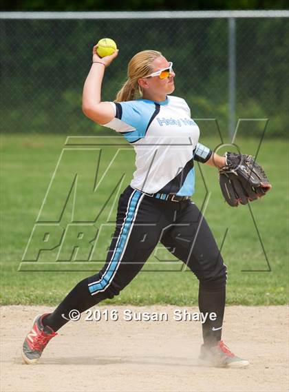 Thumbnail 1 in Holy Name Central Catholic @ Hudson (MIAA Division 1 Central Quarterfinal) photogallery.