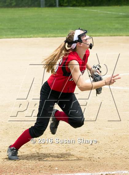 Thumbnail 3 in Holy Name Central Catholic @ Hudson (MIAA Division 1 Central Quarterfinal) photogallery.