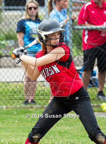 Thumbnail 3 in Holy Name Central Catholic @ Hudson (MIAA Division 1 Central Quarterfinal) photogallery.