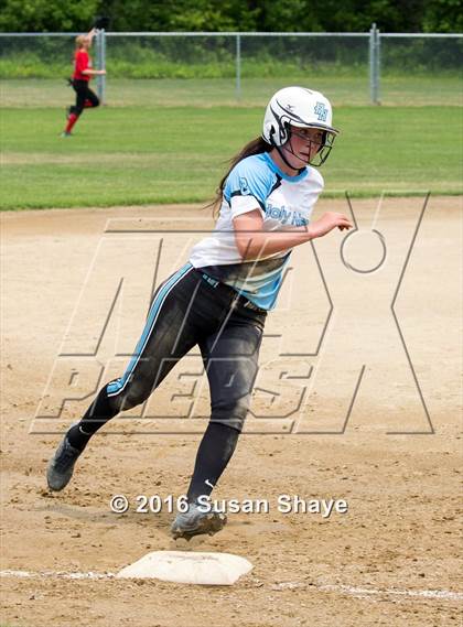 Thumbnail 1 in Holy Name Central Catholic @ Hudson (MIAA Division 1 Central Quarterfinal) photogallery.