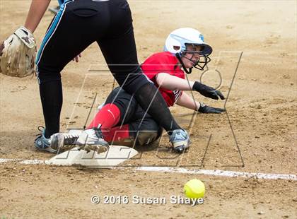 Thumbnail 1 in Holy Name Central Catholic @ Hudson (MIAA Division 1 Central Quarterfinal) photogallery.
