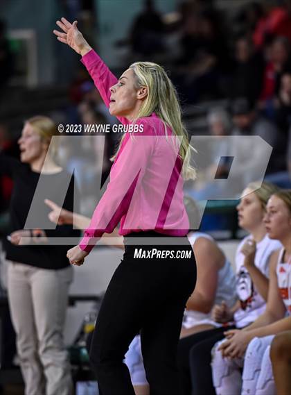 Thumbnail 2 in Winnsboro vs. Queen City (UIL 3A Bi-District Playoff) photogallery.