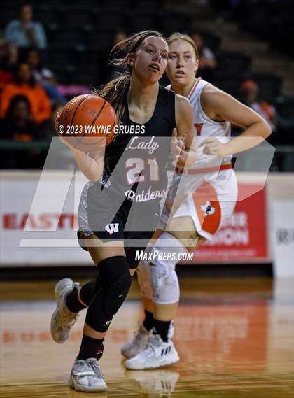 Thumbnail 1 in Winnsboro vs. Queen City (UIL 3A Bi-District Playoff) photogallery.