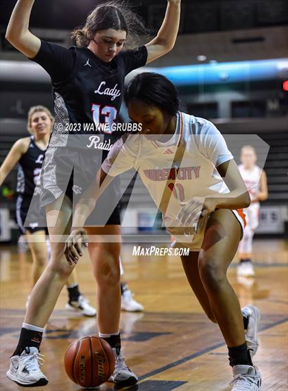 Thumbnail 1 in Winnsboro vs. Queen City (UIL 3A Bi-District Playoff) photogallery.