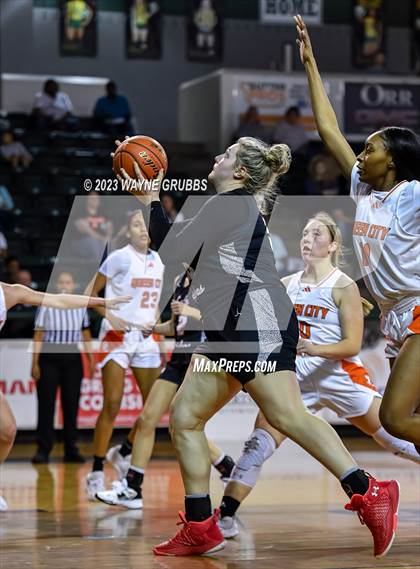 Thumbnail 3 in Winnsboro vs. Queen City (UIL 3A Bi-District Playoff) photogallery.