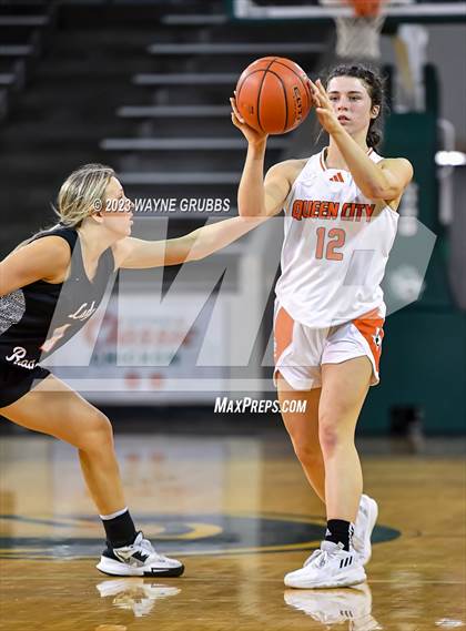 Thumbnail 2 in Winnsboro vs. Queen City (UIL 3A Bi-District Playoff) photogallery.