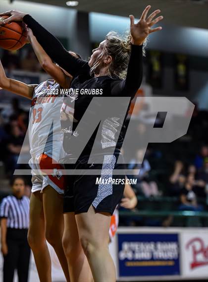 Thumbnail 3 in Winnsboro vs. Queen City (UIL 3A Bi-District Playoff) photogallery.