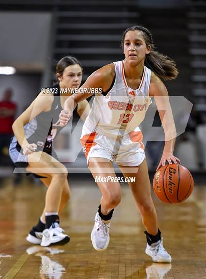 Thumbnail 1 in Winnsboro vs. Queen City (UIL 3A Bi-District Playoff) photogallery.