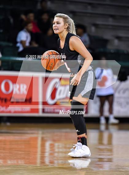 Thumbnail 3 in Winnsboro vs. Queen City (UIL 3A Bi-District Playoff) photogallery.