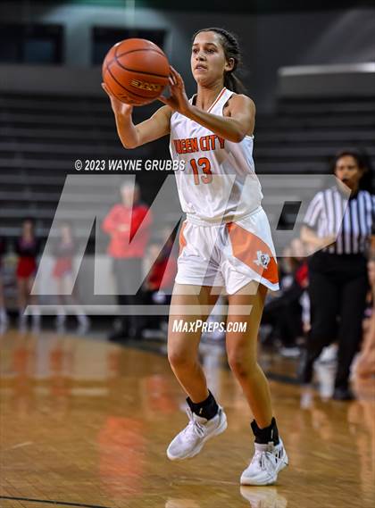 Thumbnail 3 in Winnsboro vs. Queen City (UIL 3A Bi-District Playoff) photogallery.