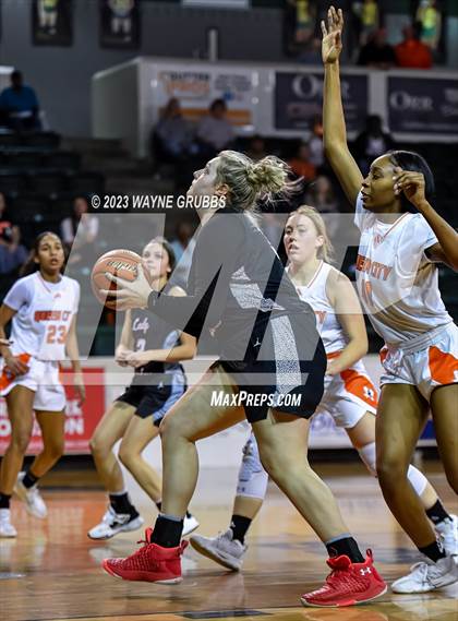 Thumbnail 2 in Winnsboro vs. Queen City (UIL 3A Bi-District Playoff) photogallery.