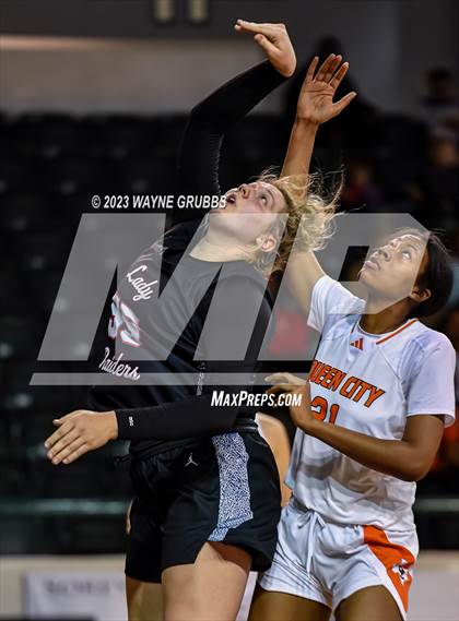 Thumbnail 2 in Winnsboro vs. Queen City (UIL 3A Bi-District Playoff) photogallery.