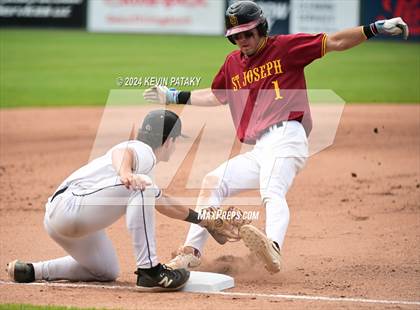 Thumbnail 3 in St. Joseph vs. Joel Barlow (CIAC Class M Semifinal) photogallery.
