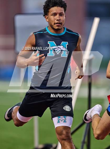 Thumbnail 1 in CCISD Ruben C Jordan Relays (200M) photogallery.