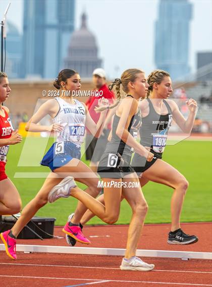 Thumbnail 2 in UIL Girls Track & Field Finals (Day 3) photogallery.