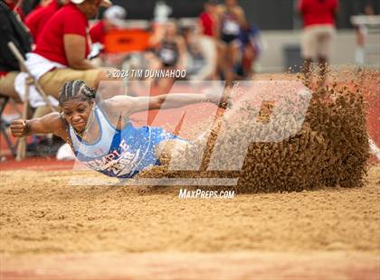 Thumbnail 1 in UIL Girls Track & Field Finals (Day 3) photogallery.