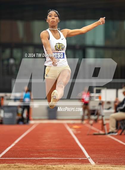 Thumbnail 2 in UIL Girls Track & Field Finals (Day 3) photogallery.