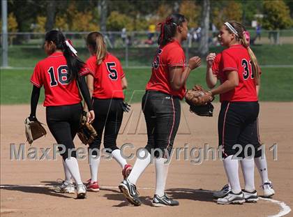 Thumbnail 1 in Ventura vs. Rio Mesa (Simi Tournament) photogallery.