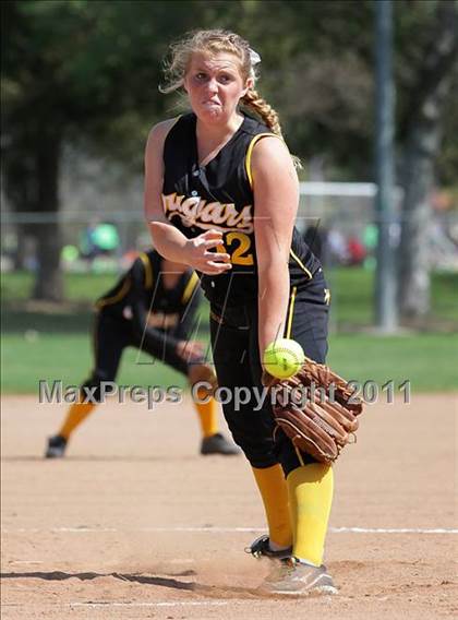 Thumbnail 2 in Ventura vs. Rio Mesa (Simi Tournament) photogallery.