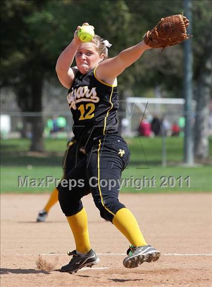Thumbnail 1 in Ventura vs. Rio Mesa (Simi Tournament) photogallery.
