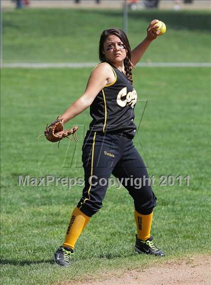 Thumbnail 1 in Ventura vs. Rio Mesa (Simi Tournament) photogallery.