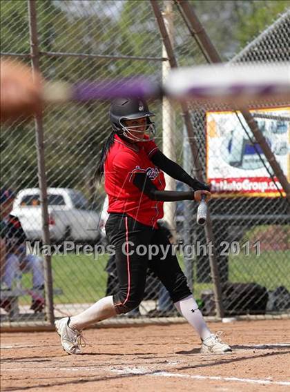 Thumbnail 2 in Ventura vs. Rio Mesa (Simi Tournament) photogallery.