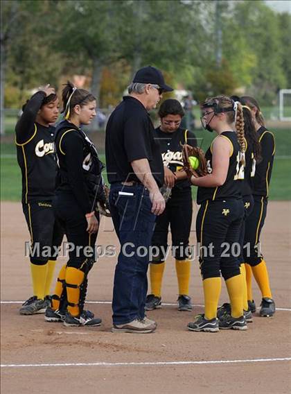Thumbnail 3 in Ventura vs. Rio Mesa (Simi Tournament) photogallery.