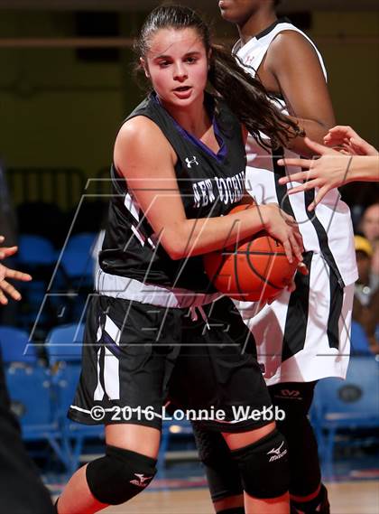 Thumbnail 2 in Ossining vs New Rochelle (Section 1 Class AA Semifinal) photogallery.