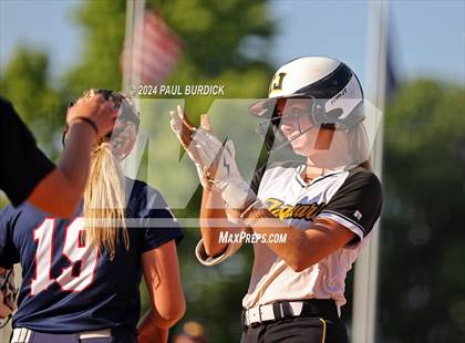 Thumbnail 2 in Pittston vs. Thomas Jefferson (PIAA 5A Championship) photogallery.