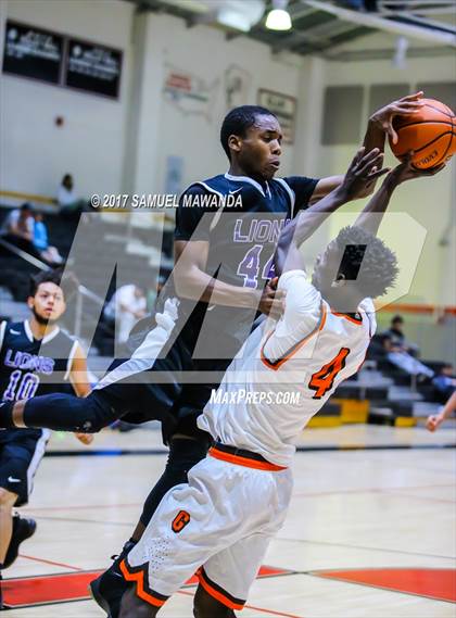 Thumbnail 2 in Grant vs Eastside (Hart Holiday Classic) photogallery.