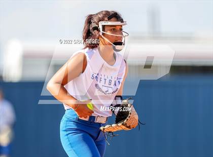 Thumbnail 1 in Westmoore @ Deer Creek photogallery.