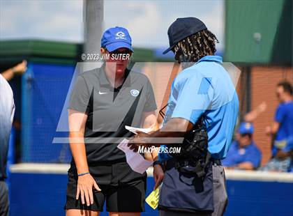 Thumbnail 3 in Lake Creek vs Georgetown (UIL 5A Reg III Final) photogallery.