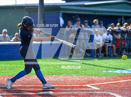 Thumbnail 2 in Lake Creek vs Georgetown (UIL 5A Reg III Final) photogallery.