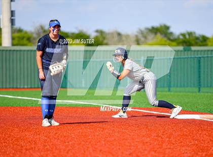 Thumbnail 3 in Lake Creek vs Georgetown (UIL 5A Reg III Final) photogallery.