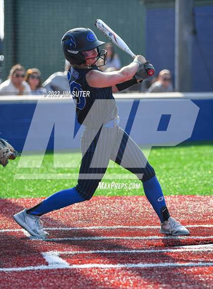 Thumbnail 1 in Lake Creek vs Georgetown (UIL 5A Reg III Final) photogallery.