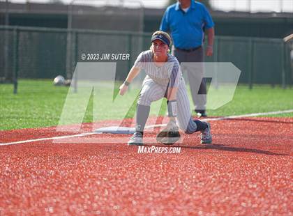 Thumbnail 3 in Lake Creek vs Georgetown (UIL 5A Reg III Final) photogallery.