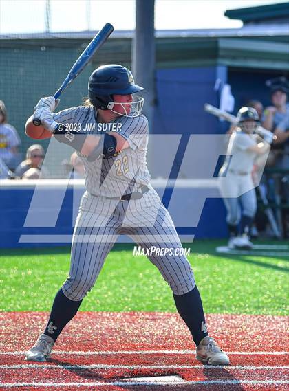 Thumbnail 3 in Lake Creek vs Georgetown (UIL 5A Reg III Final) photogallery.