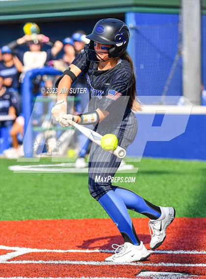 Thumbnail 2 in Lake Creek vs Georgetown (UIL 5A Reg III Final) photogallery.