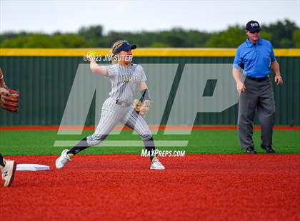 Thumbnail 1 in Lake Creek vs Georgetown (UIL 5A Reg III Final) photogallery.