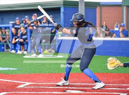 Thumbnail 1 in Lake Creek vs Georgetown (UIL 5A Reg III Final) photogallery.