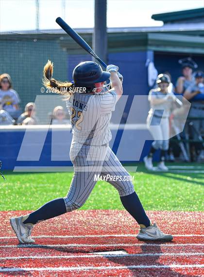 Thumbnail 3 in Lake Creek vs Georgetown (UIL 5A Reg III Final) photogallery.