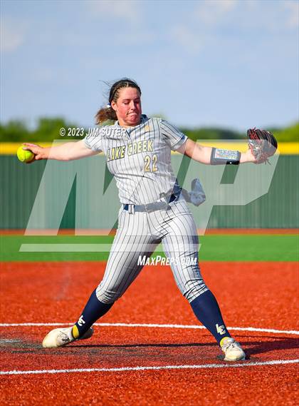 Thumbnail 2 in Lake Creek vs Georgetown (UIL 5A Reg III Final) photogallery.